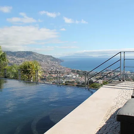 Villa Exquisite Madeira Luz 5 Bedroom Heated Pool Sea Views Games