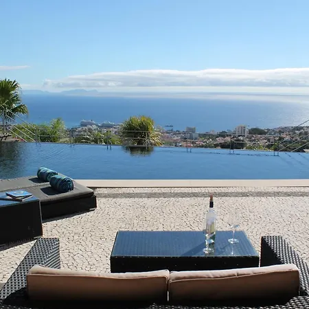 Exquisite Madeira Luz 5 Bedroom Heated Pool Sea Views Games Villa