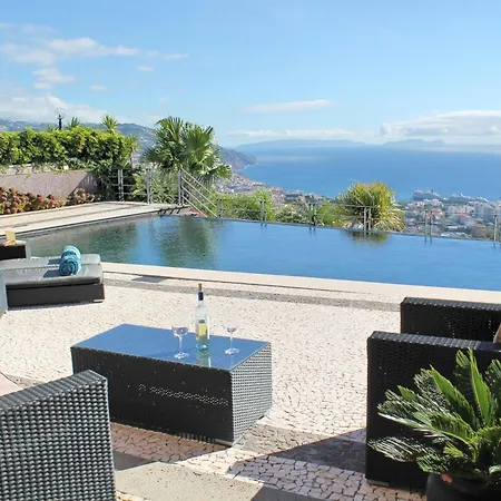 Villa Exquisite Madeira Luz 5 Bedroom Heated Pool Sea Views Games *