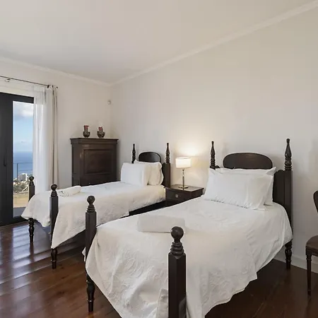 Exquisite Madeira Luz 5 Bedroom Heated Pool Sea Views Games Villa